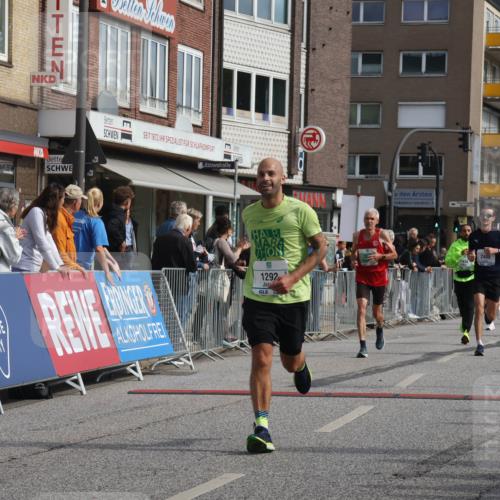 15.09.2024 - PSD Bank Halbmarathon Michael Strokosch http://msf.ph/oto/7060299 15.09.2024 11:42:40 Ziel 715, 760, 956, 1116, 1213, 1292, 1298, 1468, 1479, 1496, 1548, 1589, 1719, 2489, 2610, 2659 meine-sportfotos.de