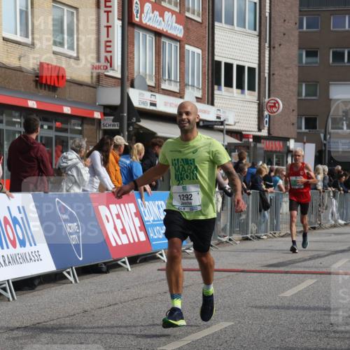 15.09.2024 - PSD Bank Halbmarathon Michael Strokosch http://msf.ph/oto/7060304 15.09.2024 11:42:40 Ziel 715, 760, 956, 1116, 1213, 1292, 1298, 1468, 1479, 1496, 1548, 1589, 1719, 2489, 2610, 2659 meine-sportfotos.de