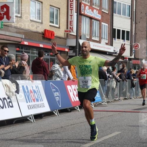 15.09.2024 - PSD Bank Halbmarathon Michael Strokosch http://msf.ph/oto/7060307 15.09.2024 11:42:41 Ziel 715, 760, 956, 1116, 1213, 1292, 1298, 1468, 1479, 1496, 1548, 1589, 1719, 2489, 2610, 2659 meine-sportfotos.de