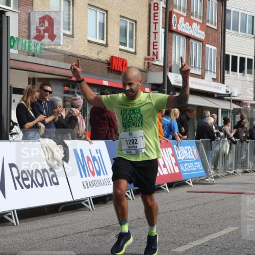15.09.2024 - PSD Bank Halbmarathon Michael Strokosch http://msf.ph/oto/7060309 15.09.2024 11:42:41 Ziel 715, 760, 956, 1116, 1213, 1292, 1298, 1468, 1479, 1496, 1548, 1589, 1719, 2489, 2610, 2659 meine-sportfotos.de