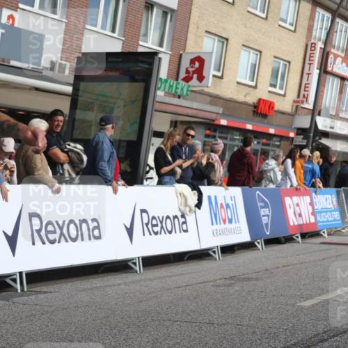 15.09.2024 - PSD Bank Halbmarathon Michael Strokosch http://msf.ph/oto/7060317 15.09.2024 11:42:42 Ziel 715, 760, 956, 1116, 1213, 1292, 1298, 1468, 1479, 1496, 1548, 1589, 1719, 2489, 2610, 2659 meine-sportfotos.de