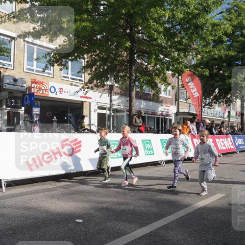 15.09.2024 - PSD Bank Halbmarathon Miley Keyser http://msf.ph/oto/7060318 15.09.2024 10:32:02 Ziel 11, 56, 57, 151, 202, 267, 276, 299 meine-sportfotos.de