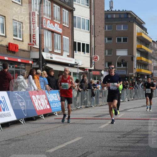15.09.2024 - PSD Bank Halbmarathon Michael Strokosch http://msf.ph/oto/7060319 15.09.2024 11:42:43 Ziel 715, 760, 956, 1116, 1213, 1292, 1298, 1468, 1479, 1496, 1548, 1589, 1719, 2489, 2610, 2659 meine-sportfotos.de
