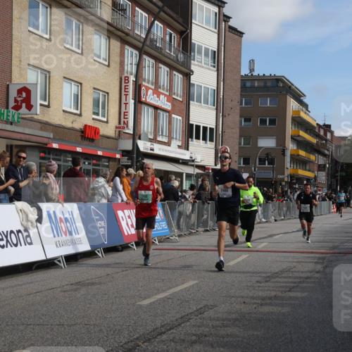 15.09.2024 - PSD Bank Halbmarathon Michael Strokosch http://msf.ph/oto/7060320 15.09.2024 11:42:43 Ziel 715, 760, 956, 1116, 1213, 1292, 1298, 1468, 1479, 1496, 1548, 1589, 1719, 2489, 2610, 2659 meine-sportfotos.de