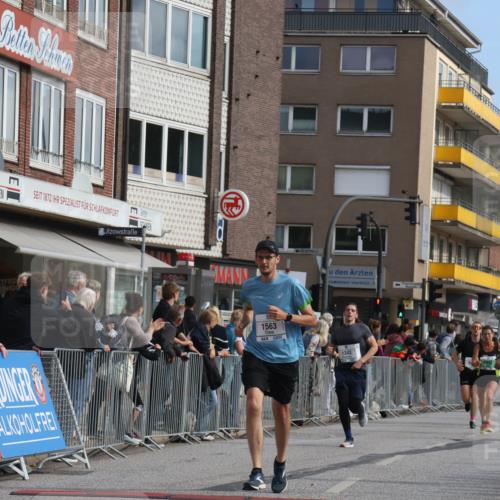 15.09.2024 - PSD Bank Halbmarathon Michael Strokosch http://msf.ph/oto/7060361 15.09.2024 11:42:54 Ziel 752, 760, 942, 1226, 1298, 1343, 1496, 1548, 1563, 1652, 2489 meine-sportfotos.de