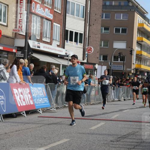 15.09.2024 - PSD Bank Halbmarathon Michael Strokosch http://msf.ph/oto/7060367 15.09.2024 11:42:55 Ziel 752, 760, 942, 1226, 1298, 1343, 1496, 1548, 1563, 1652, 2489, 2651 meine-sportfotos.de