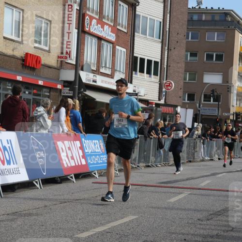 15.09.2024 - PSD Bank Halbmarathon Michael Strokosch http://msf.ph/oto/7060371 15.09.2024 11:42:56 Ziel 752, 760, 942, 1226, 1298, 1343, 1496, 1548, 1563, 1652, 2489, 2651 meine-sportfotos.de