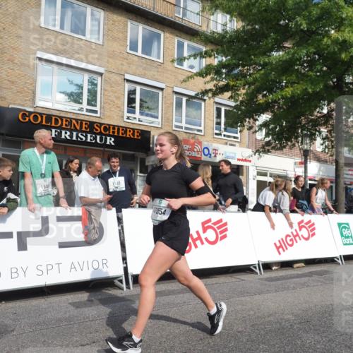 15.09.2024 - PSD Bank Halbmarathon Miley Keyser http://msf.ph/oto/7060375 15.09.2024 12:08:42 Ziel 791, 2003, 2011, 2088, 2281, 2401, 2891, 3554, 3559 meine-sportfotos.de