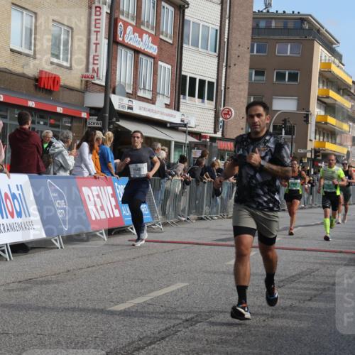 15.09.2024 - PSD Bank Halbmarathon Michael Strokosch http://msf.ph/oto/7060386 15.09.2024 11:42:58 Ziel 752, 942, 1226, 1298, 1343, 1496, 1548, 1563, 1652, 2651, 2694 meine-sportfotos.de