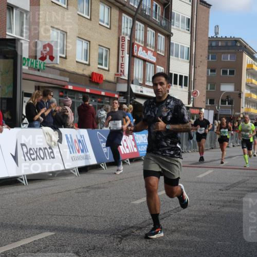 15.09.2024 - PSD Bank Halbmarathon Michael Strokosch http://msf.ph/oto/7060390 15.09.2024 11:42:59 Ziel 752, 942, 1226, 1298, 1343, 1548, 1563, 1652, 2651, 2694 meine-sportfotos.de