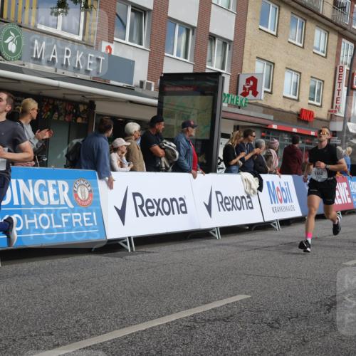 15.09.2024 - PSD Bank Halbmarathon Michael Strokosch http://msf.ph/oto/7060404 15.09.2024 11:43:01 Ziel 752, 942, 1224, 1226, 1343, 1563, 1652, 2651, 2694 meine-sportfotos.de