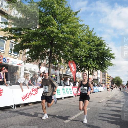 15.09.2024 - PSD Bank Halbmarathon Miley Keyser http://msf.ph/oto/7060425 15.09.2024 12:08:46 Ziel 791, 1699, 1949, 2003, 2088, 2281, 2621, 2891, 2908, 3554, 3559 meine-sportfotos.de