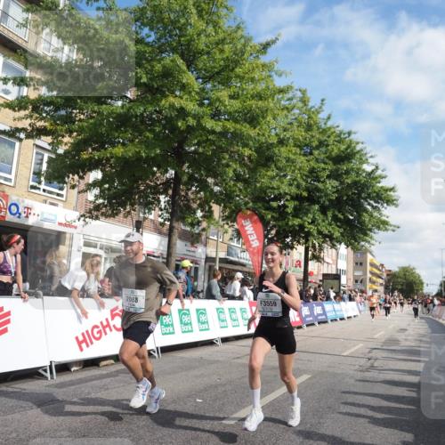 15.09.2024 - PSD Bank Halbmarathon Miley Keyser http://msf.ph/oto/7060429 15.09.2024 12:08:46 Ziel 791, 1699, 1949, 2003, 2088, 2281, 2621, 2891, 2908, 3554, 3559 meine-sportfotos.de