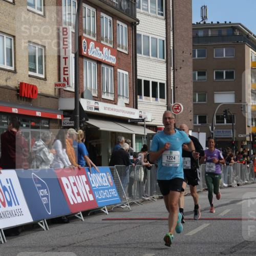 15.09.2024 - PSD Bank Halbmarathon Michael Strokosch http://msf.ph/oto/7060436 15.09.2024 11:43:08 Ziel 752, 942, 1224, 1226, 1273, 1279, 1343, 1563, 1652, 2641, 2651, 2694 meine-sportfotos.de