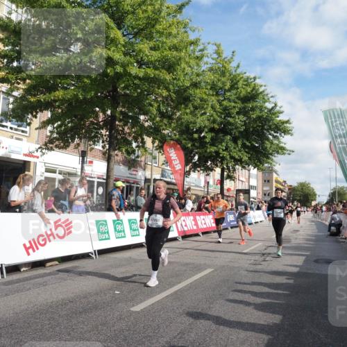 15.09.2024 - PSD Bank Halbmarathon Miley Keyser http://msf.ph/oto/7060454 15.09.2024 12:08:53 Ziel 1664, 1699, 1912, 1949, 2088, 2165, 2240, 2621, 2796, 2891, 2908, 3200, 3559 meine-sportfotos.de