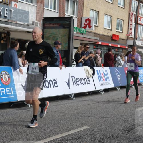 15.09.2024 - PSD Bank Halbmarathon Michael Strokosch http://msf.ph/oto/7060455 15.09.2024 11:43:12 Ziel 752, 942, 1224, 1273, 1279, 1299, 1343, 1377, 1443, 1652, 1653, 2565, 2641, 2651, 2694 meine-sportfotos.de