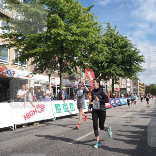 15.09.2024 - PSD Bank Halbmarathon Miley Keyser http://msf.ph/oto/7060494 15.09.2024 12:08:55 Ziel 1446, 1664, 1699, 1786, 1912, 1949, 2165, 2214, 2240, 2621, 2796, 2891, 2908, 3200 meine-sportfotos.de