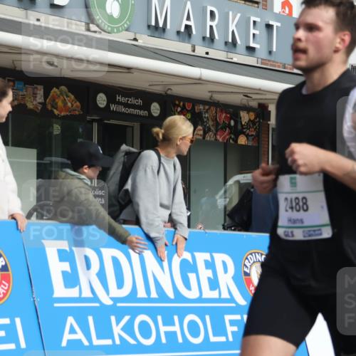 15.09.2024 - PSD Bank Halbmarathon Michael Strokosch http://msf.ph/oto/7060521 15.09.2024 11:43:22 Ziel 750, 1190, 1273, 1279, 1299, 1322, 1332, 1377, 1443, 1653, 1901, 2488, 2565, 2637, 2641 meine-sportfotos.de