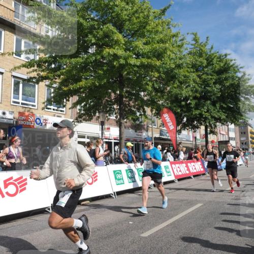 15.09.2024 - PSD Bank Halbmarathon Miley Keyser http://msf.ph/oto/7060581 15.09.2024 12:09:00 Ziel 1446, 1664, 1699, 1786, 1912, 1949, 2165, 2214, 2240, 2621, 2796, 2891, 2908, 3060, 3200 meine-sportfotos.de