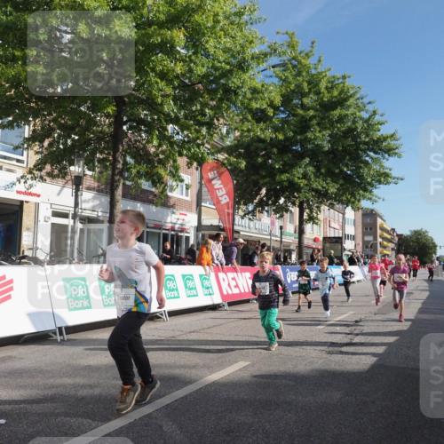 15.09.2024 - PSD Bank Halbmarathon Miley Keyser http://msf.ph/oto/7060592 15.09.2024 10:32:39 Ziel 1, 4, 40, 68, 83, 176, 182, 232, 241, 275, 283, 301, 302 meine-sportfotos.de