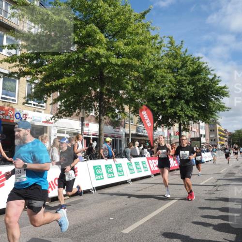 15.09.2024 - PSD Bank Halbmarathon Miley Keyser http://msf.ph/oto/7060598 15.09.2024 12:09:01 Ziel 1446, 1664, 1699, 1786, 1912, 1949, 2165, 2214, 2240, 2621, 2796, 2891, 2908, 3060, 3200 meine-sportfotos.de
