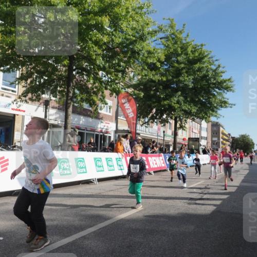 15.09.2024 - PSD Bank Halbmarathon Miley Keyser http://msf.ph/oto/7060599 15.09.2024 10:32:39 Ziel 1, 4, 40, 68, 83, 176, 182, 232, 241, 275, 283, 301, 302 meine-sportfotos.de