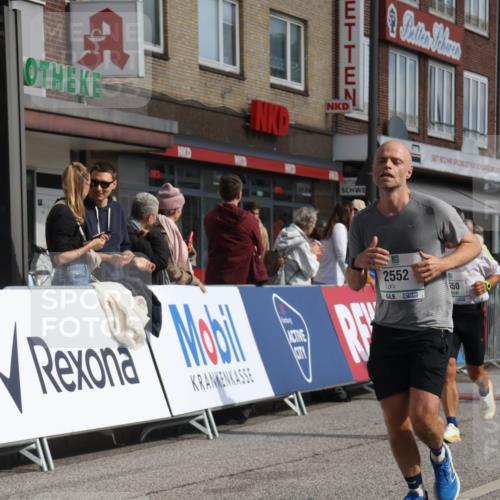 15.09.2024 - PSD Bank Halbmarathon Michael Strokosch http://msf.ph/oto/7060603 15.09.2024 11:43:40 Ziel 750, 1162, 1190, 1272, 1277, 1322, 1411, 1545, 1650, 1721, 1839, 2552 meine-sportfotos.de