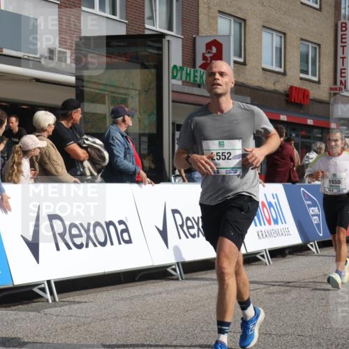 15.09.2024 - PSD Bank Halbmarathon Michael Strokosch http://msf.ph/oto/7060609 15.09.2024 11:43:41 Ziel 750, 1162, 1190, 1272, 1277, 1411, 1545, 1650, 1721, 1839, 2552 meine-sportfotos.de