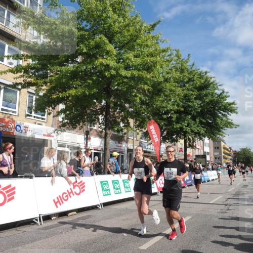15.09.2024 - PSD Bank Halbmarathon Miley Keyser http://msf.ph/oto/7060618 15.09.2024 12:09:01 Ziel 1446, 1664, 1699, 1786, 1912, 1949, 2165, 2214, 2240, 2621, 2796, 2891, 2908, 3060, 3200 meine-sportfotos.de
