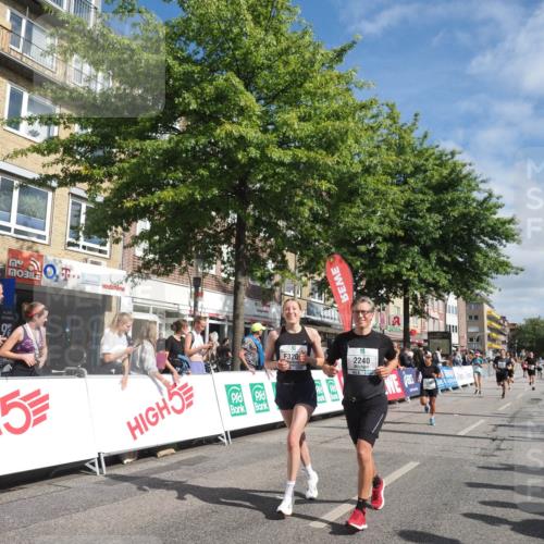 15.09.2024 - PSD Bank Halbmarathon Miley Keyser http://msf.ph/oto/7060622 15.09.2024 12:09:01 Ziel 1446, 1664, 1699, 1786, 1912, 1949, 2165, 2214, 2240, 2621, 2796, 2891, 2908, 3060, 3200 meine-sportfotos.de