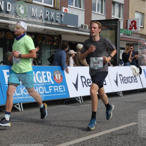 15.09.2024 - PSD Bank Halbmarathon Michael Strokosch http://msf.ph/oto/7060627 15.09.2024 11:43:44 Ziel 717, 1162, 1196, 1246, 1272, 1277, 1398, 1411, 1457, 1545, 1650, 1721, 1839, 2552 meine-sportfotos.de
