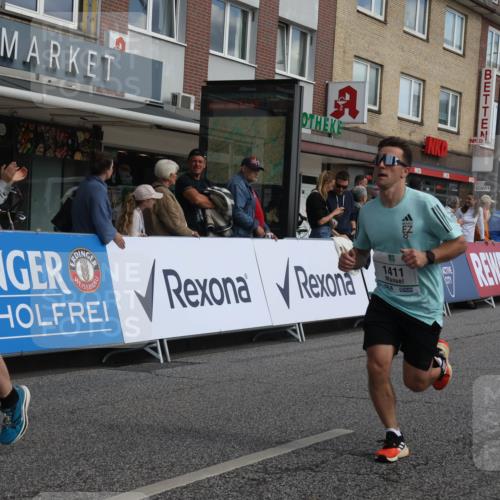 15.09.2024 - PSD Bank Halbmarathon Michael Strokosch http://msf.ph/oto/7060643 15.09.2024 11:43:47 Ziel 717, 1162, 1196, 1246, 1250, 1272, 1277, 1304, 1398, 1411, 1457, 1650, 1721, 1771, 1839, 2552 meine-sportfotos.de