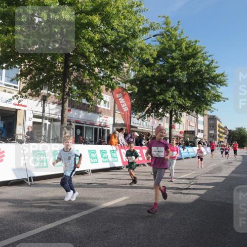 15.09.2024 - PSD Bank Halbmarathon Miley Keyser http://msf.ph/oto/7060644 15.09.2024 10:32:41 Ziel 1, 4, 33, 40, 68, 83, 176, 182, 232, 241, 275, 283, 301, 302 meine-sportfotos.de