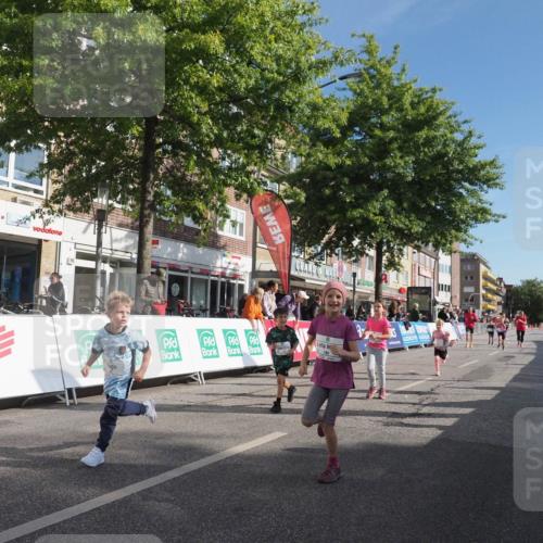 15.09.2024 - PSD Bank Halbmarathon Miley Keyser http://msf.ph/oto/7060648 15.09.2024 10:32:41 Ziel 1, 4, 33, 40, 68, 83, 176, 182, 232, 241, 275, 283, 301, 302 meine-sportfotos.de