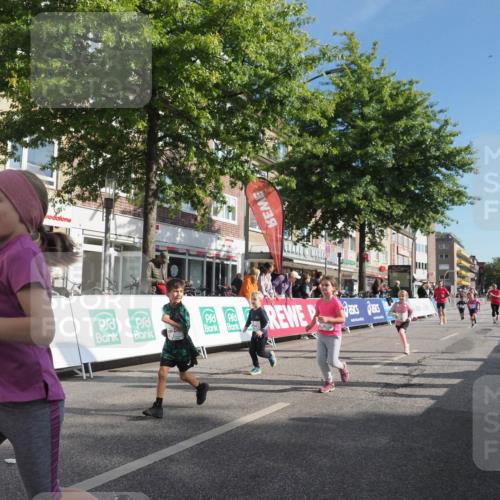 15.09.2024 - PSD Bank Halbmarathon Miley Keyser http://msf.ph/oto/7060665 15.09.2024 10:32:42 Ziel 1, 4, 33, 40, 68, 83, 176, 182, 232, 241, 275, 283, 302 meine-sportfotos.de