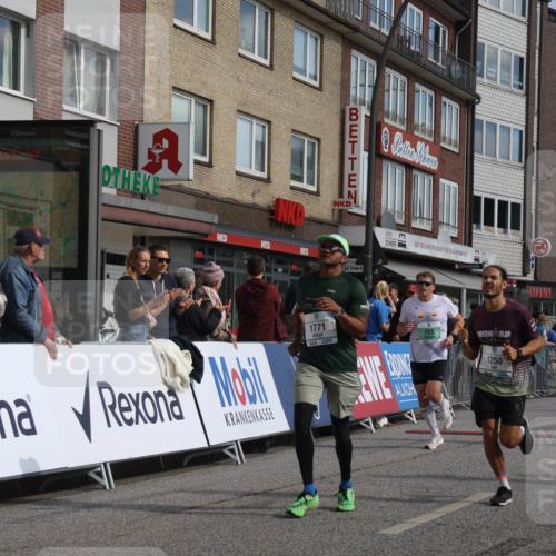 15.09.2024 - PSD Bank Halbmarathon Michael Strokosch http://msf.ph/oto/7060680 15.09.2024 11:43:55 Ziel 717, 720, 950, 1196, 1246, 1250, 1272, 1304, 1398, 1411, 1457, 1721, 1771, 1839, 2482, 2967 meine-sportfotos.de
