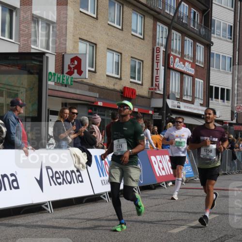 15.09.2024 - PSD Bank Halbmarathon Michael Strokosch http://msf.ph/oto/7060682 15.09.2024 11:43:56 Ziel 717, 720, 950, 1196, 1246, 1250, 1272, 1304, 1334, 1398, 1411, 1457, 1721, 1771, 2482, 2967 meine-sportfotos.de