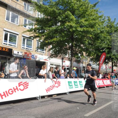 15.09.2024 - PSD Bank Halbmarathon Miley Keyser http://msf.ph/oto/7060683 15.09.2024 12:09:05 Ziel 1446, 1664, 1699, 1786, 1912, 1949, 2165, 2214, 2240, 2437, 2621, 2796, 2908, 3060, 3167, 3200 meine-sportfotos.de