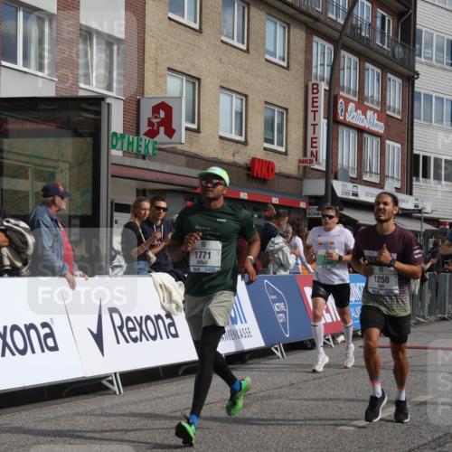 15.09.2024 - PSD Bank Halbmarathon Michael Strokosch http://msf.ph/oto/7060684 15.09.2024 11:43:56 Ziel 717, 720, 950, 1196, 1246, 1250, 1272, 1304, 1334, 1398, 1411, 1457, 1721, 1771, 2482, 2967 meine-sportfotos.de