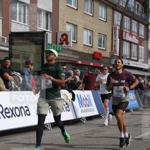 15.09.2024 - PSD Bank Halbmarathon Michael Strokosch http://msf.ph/oto/7060686 15.09.2024 11:43:56 Ziel 717, 720, 950, 1196, 1246, 1250, 1272, 1304, 1334, 1398, 1411, 1457, 1721, 1771, 2482, 2967 meine-sportfotos.de