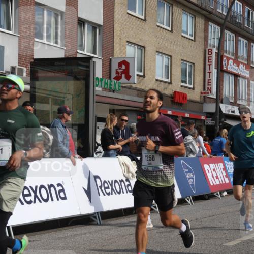 15.09.2024 - PSD Bank Halbmarathon Michael Strokosch http://msf.ph/oto/7060689 15.09.2024 11:43:57 Ziel 717, 720, 950, 1196, 1246, 1250, 1272, 1304, 1334, 1398, 1411, 1457, 1771, 1909, 2482, 2967 meine-sportfotos.de