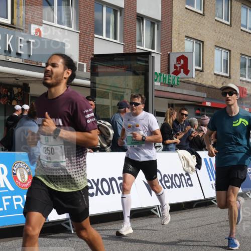 15.09.2024 - PSD Bank Halbmarathon Michael Strokosch http://msf.ph/oto/7060693 15.09.2024 11:43:57 Ziel 717, 720, 950, 1196, 1246, 1250, 1272, 1304, 1334, 1398, 1411, 1457, 1771, 1909, 2482, 2967 meine-sportfotos.de