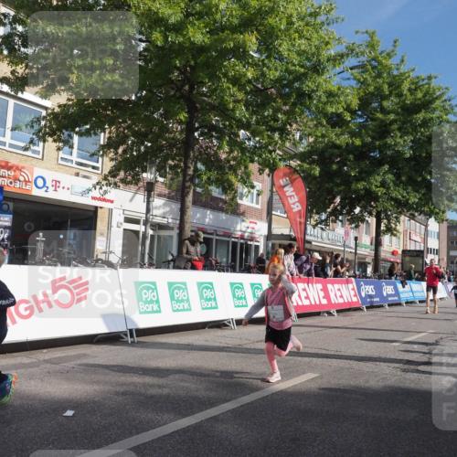 15.09.2024 - PSD Bank Halbmarathon Miley Keyser http://msf.ph/oto/7060702 15.09.2024 10:32:43 Ziel 1, 4, 33, 40, 68, 83, 176, 182, 232, 241, 275, 283, 302 meine-sportfotos.de