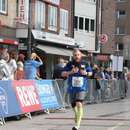 15.09.2024 - PSD Bank Halbmarathon Michael Strokosch http://msf.ph/oto/7060724 15.09.2024 11:44:03 Ziel 717, 720, 950, 1246, 1250, 1256, 1275, 1304, 1334, 1398, 1457, 1771, 1909, 2482, 2556, 2967 meine-sportfotos.de