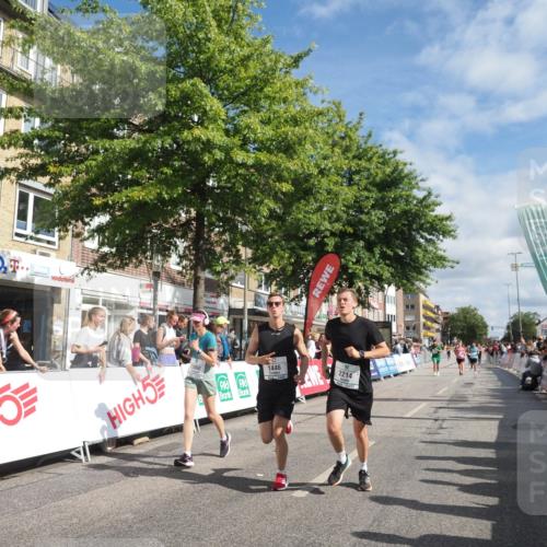 15.09.2024 - PSD Bank Halbmarathon Miley Keyser http://msf.ph/oto/7060744 15.09.2024 12:09:08 Ziel 1446, 1664, 1786, 1912, 2165, 2214, 2240, 2437, 2621, 2796, 2908, 3060, 3167, 3200, 3526 meine-sportfotos.de