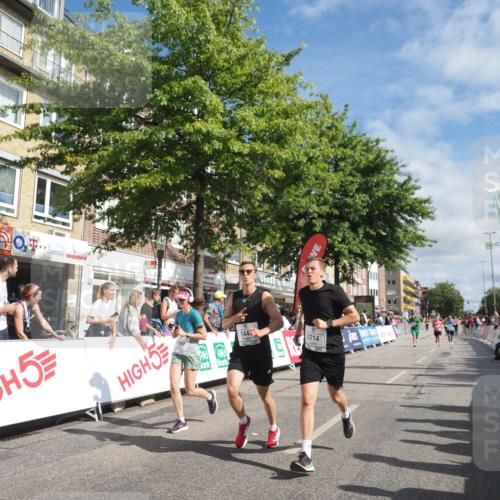 15.09.2024 - PSD Bank Halbmarathon Miley Keyser http://msf.ph/oto/7060749 15.09.2024 12:09:08 Ziel 1446, 1664, 1786, 1912, 2165, 2214, 2240, 2437, 2621, 2796, 2908, 3060, 3167, 3200, 3526 meine-sportfotos.de