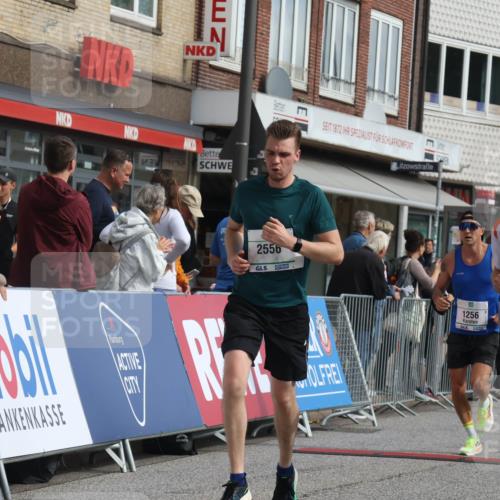 15.09.2024 - PSD Bank Halbmarathon Michael Strokosch http://msf.ph/oto/7060755 15.09.2024 11:44:09 Ziel 720, 950, 962, 1166, 1180, 1256, 1275, 1282, 1334, 1389, 1628, 1909, 2556, 2667, 2967 meine-sportfotos.de