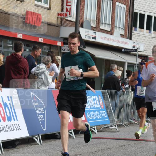 15.09.2024 - PSD Bank Halbmarathon Michael Strokosch http://msf.ph/oto/7060757 15.09.2024 11:44:09 Ziel 720, 950, 962, 1166, 1180, 1256, 1275, 1282, 1334, 1389, 1628, 1909, 2556, 2667, 2967 meine-sportfotos.de