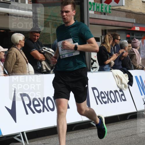 15.09.2024 - PSD Bank Halbmarathon Michael Strokosch http://msf.ph/oto/7060770 15.09.2024 11:44:10 Ziel 950, 962, 1166, 1180, 1256, 1275, 1282, 1334, 1389, 1628, 1909, 2556, 2667, 2967 meine-sportfotos.de