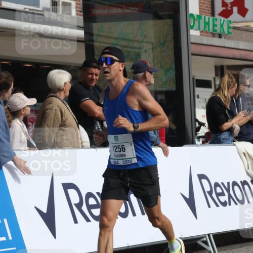 15.09.2024 - PSD Bank Halbmarathon Michael Strokosch http://msf.ph/oto/7060780 15.09.2024 11:44:12 Ziel 962, 1166, 1180, 1227, 1256, 1275, 1282, 1334, 1389, 1628, 1909, 2556, 2667, 2967 meine-sportfotos.de